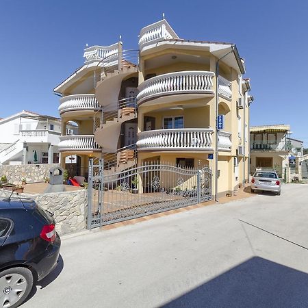 Apartmani Ana Juricev Vodice וודיצה מראה חיצוני תמונה