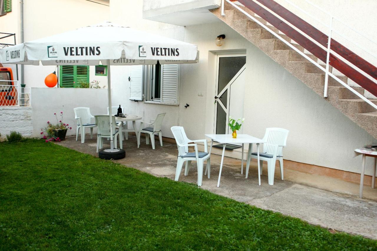 Apartmani Ana Juricev Vodice וודיצה מראה חיצוני תמונה