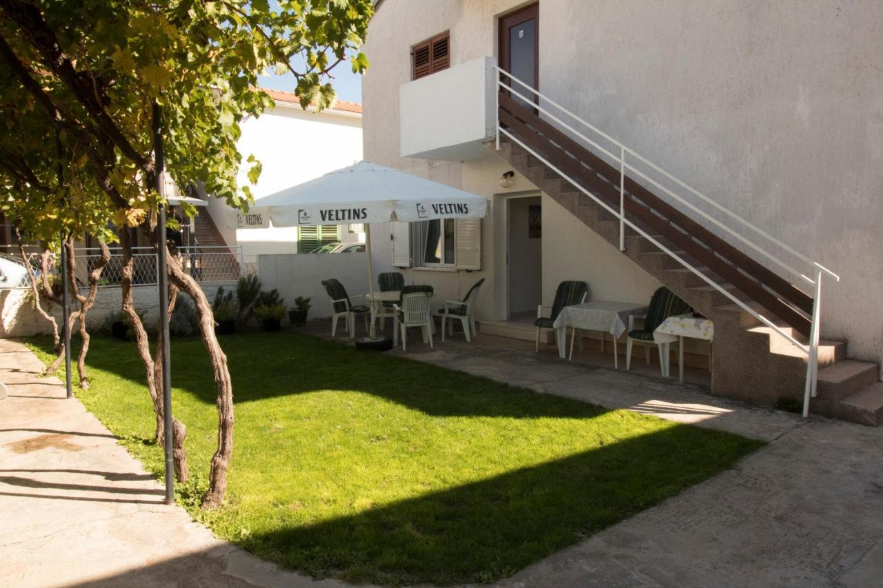 Apartmani Ana Juricev Vodice וודיצה מראה חיצוני תמונה