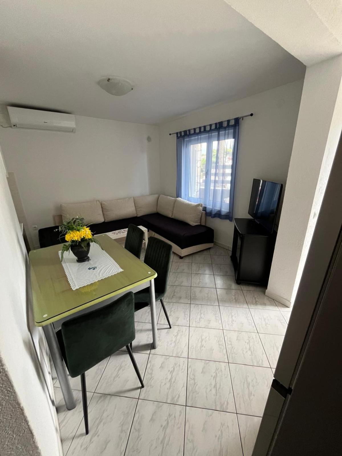 Apartmani Ana Juricev Vodice וודיצה מראה חיצוני תמונה
