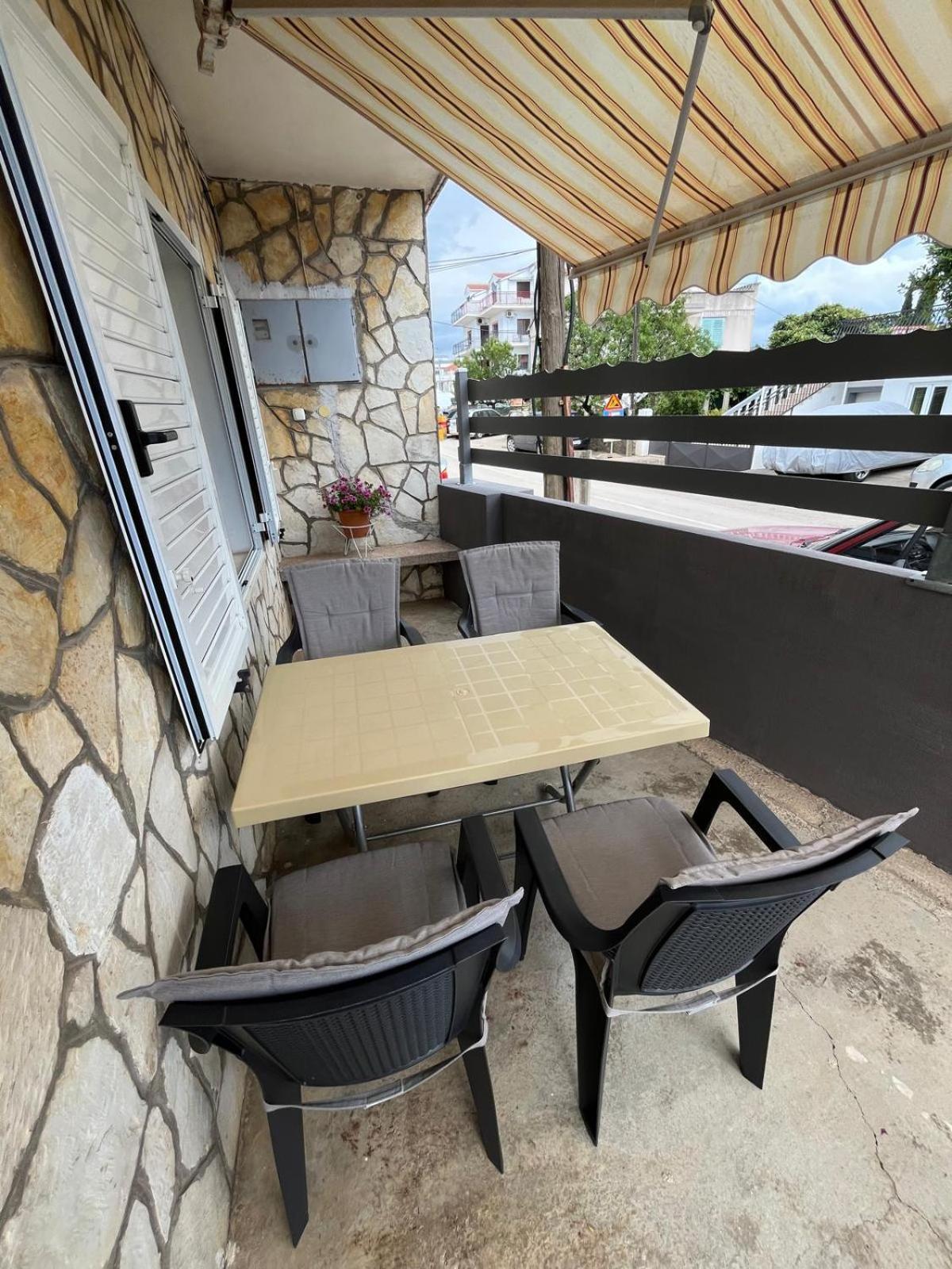 Apartmani Ana Juricev Vodice וודיצה מראה חיצוני תמונה
